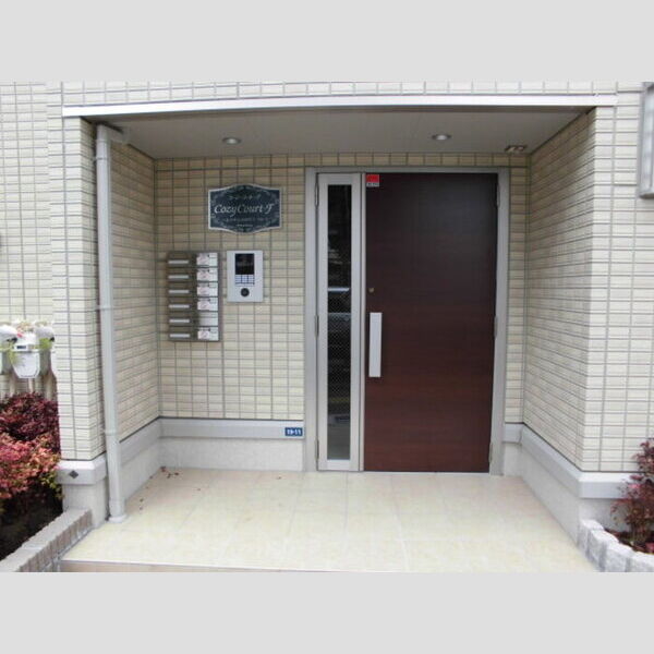 コージーコート・F エントランス(各階1号室～2号室)