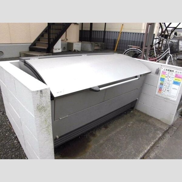 フライハイツラオム ゴミ集積所