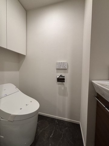 フラッフィー日本橋浜町0303号室 トイレ