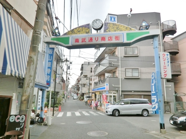 エントピア神明の杜Ｍｕｓａｓｈｉｋｏｓｕｇｉ0103号室 【その他】南武通り商店街まで957ｍ