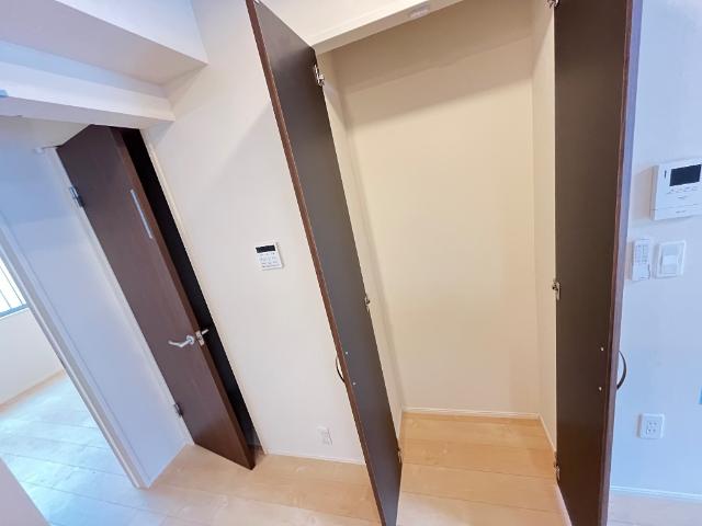 ディモーラ 収納