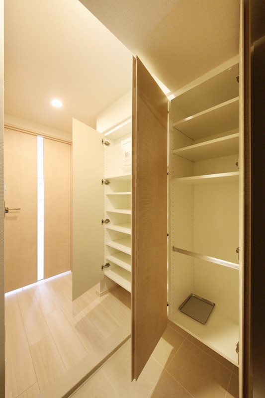 ドゥーエ南千住6階 収納