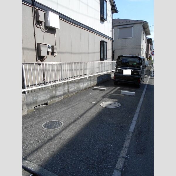 プリマベーラ 駐車場