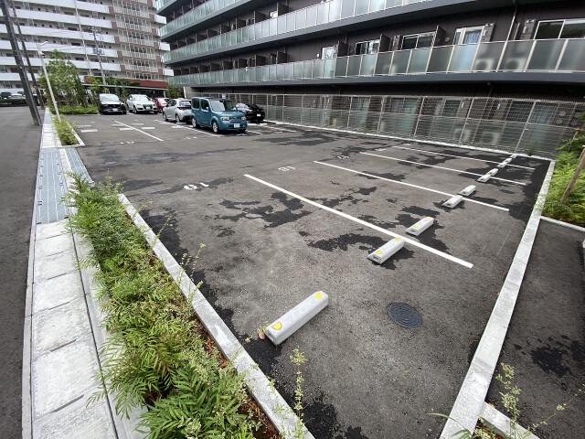 LIME RESIDENCE MINAMI GYOTOKU 駐車場