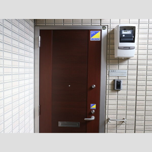 アクシス南林間弐番館 玄関