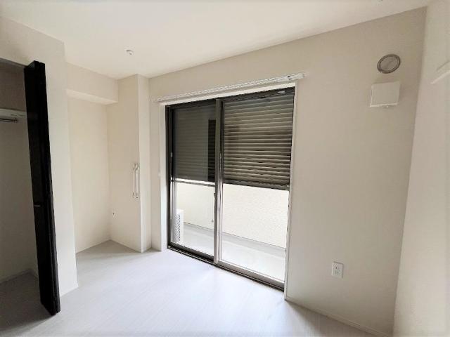 リオグランデ東戸塚102号室 窓シャッター