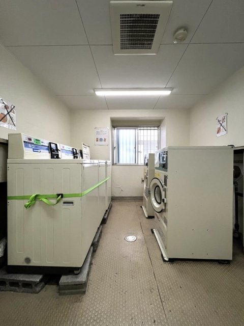 メゾン池袋1階 コインランドリー