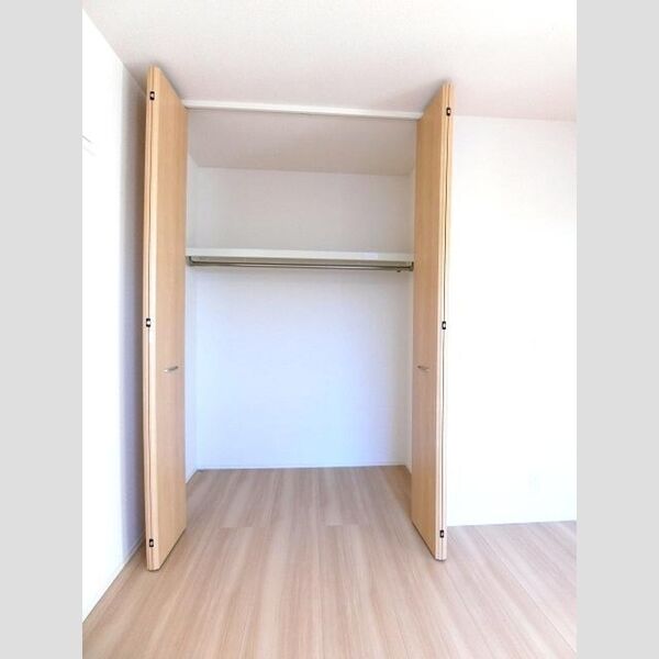ポゥローニア湘南301号室 クローゼット
