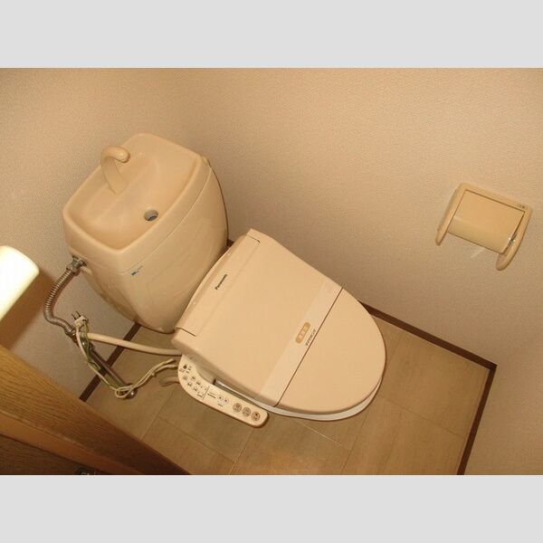 プチパレス102号室 温水洗浄暖房便座