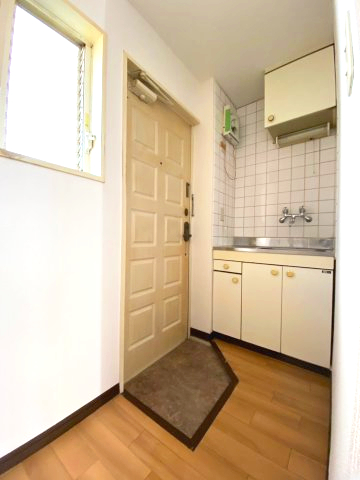 サンライフ志村203号室 玄関