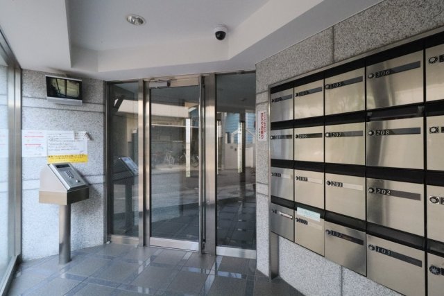 ロイヤルアーバン駒場東大 エントランス