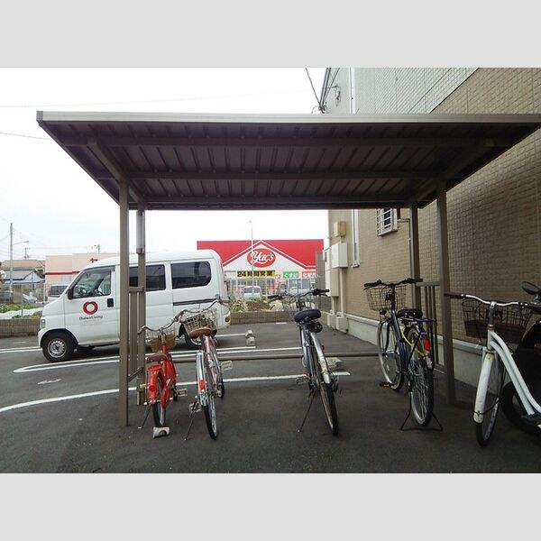 サングリーンB 駐輪場