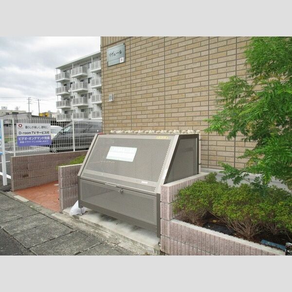 リヴェール102号室 ゴミステーション