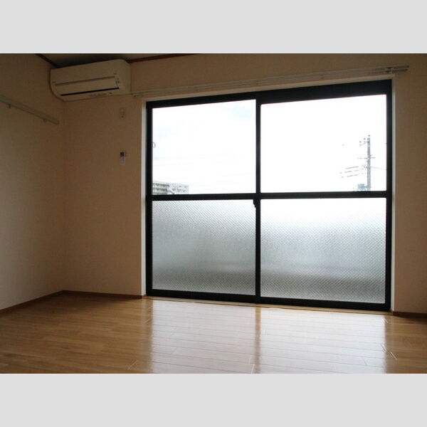 メゾンドコトー101号室 洋室(6帖)