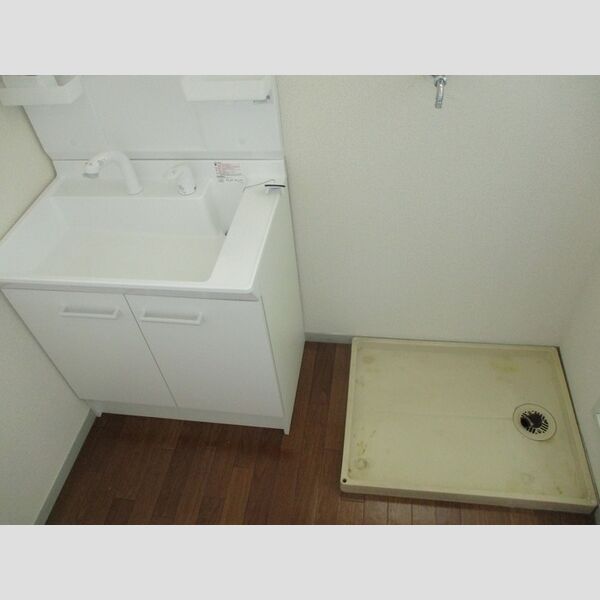 ラヴェニュ　A101号室 洗髪洗面化粧台、室内洗濯機置場