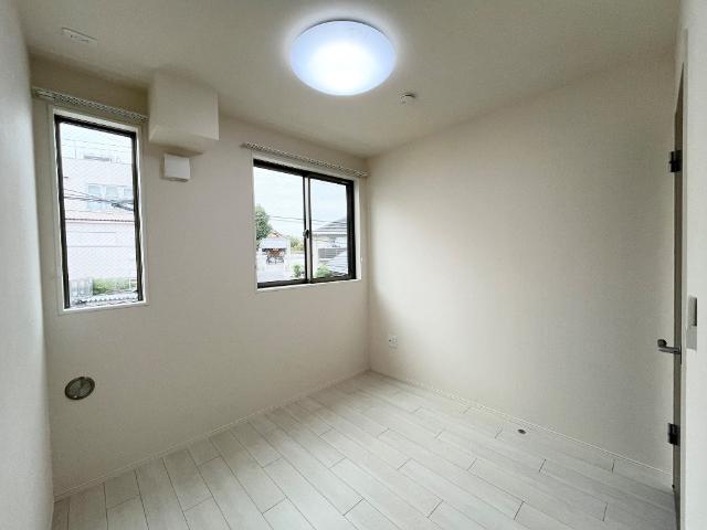 ベッシア・ノーブル203号室 洋室