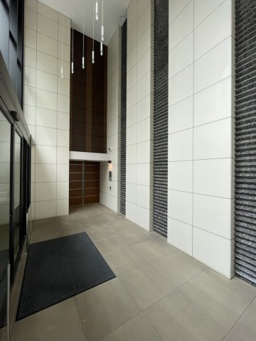 プレシス横濱紅葉坂 エントランス