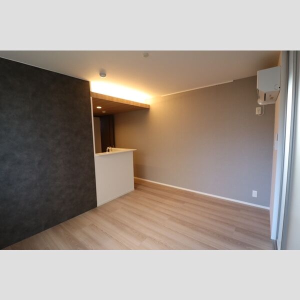 セレスティア白鳥209号室 LD　約6.1帖