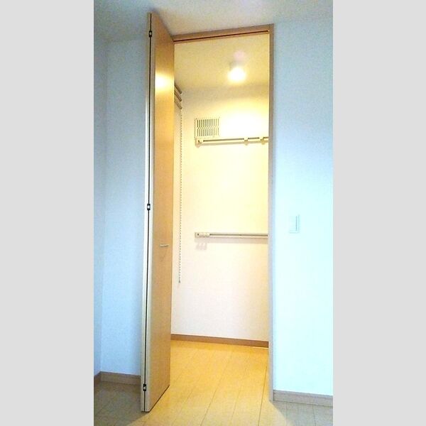 クリスタル　ソレーユ201号室 クローゼット