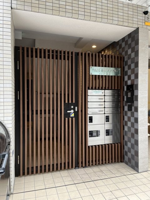 トレス両国5階 エントランス