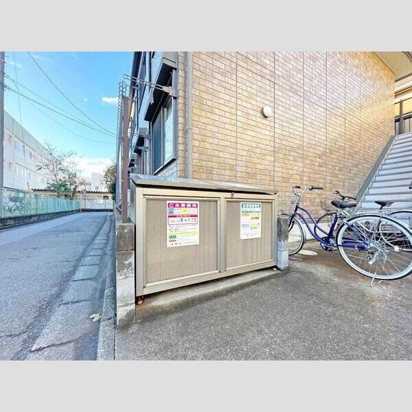 リシュブール105号室 ゴミ置き場