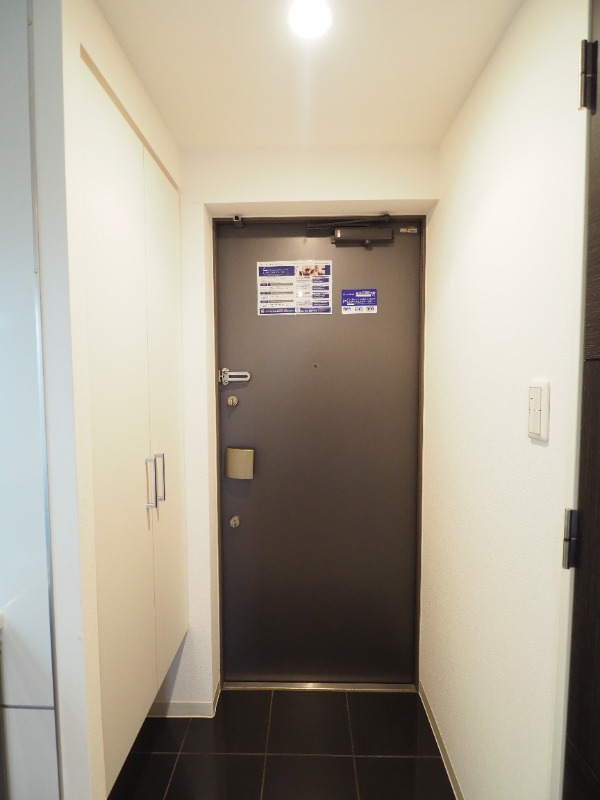 レジディア新横浜 玄関