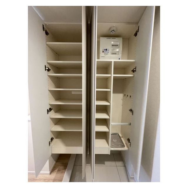 ブランシエスタ横浜高島町0601号室 玄関