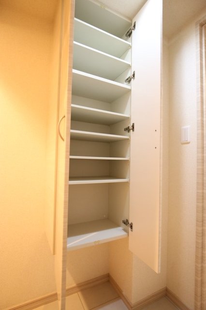 ラ・シード中野新井薬師 靴入