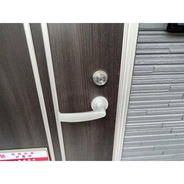 メゾンドジュネス大森台102号室 玄関