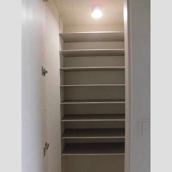 ラフィネ アロッツィオ302号室 玄関