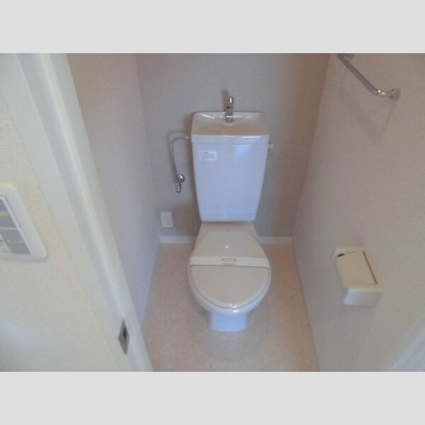 ハイフラットワン703号室 トイレ