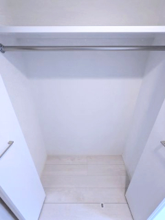 ケイディーエックスレジデンス原木中山0107号室 収納