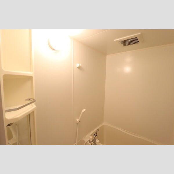 ファースト キャロベリー103号室 バス