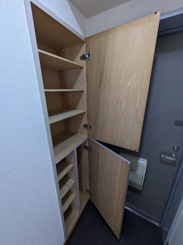 ベルエキップ一番館(E-143) くつ入れ