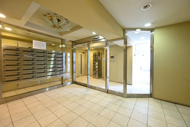 プレール代々木公園弐番館2階 ロビー