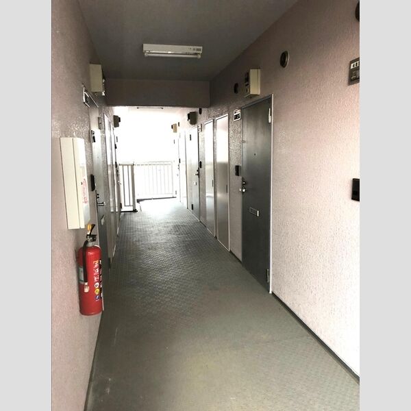 クレストガーデン津田沼407号室 共用廊下