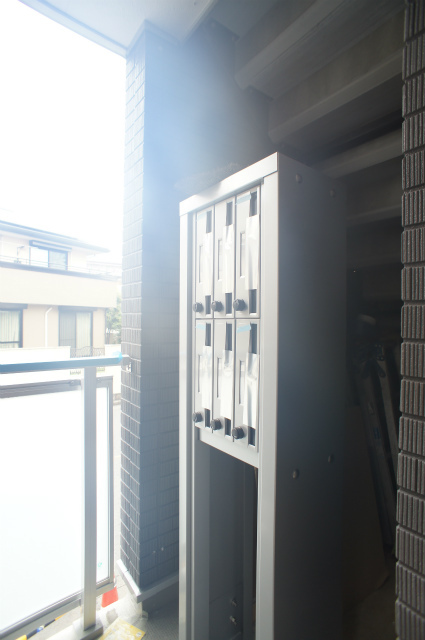 リブリ・鴨居イーストヒルズ2階 ポスト