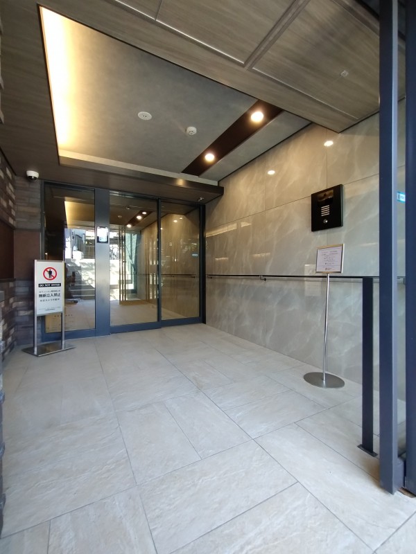 クレイシアIDZ中野鷺宮 エントランス