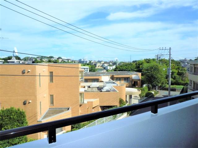 ヒルズ大倉山 広めのバルコニー