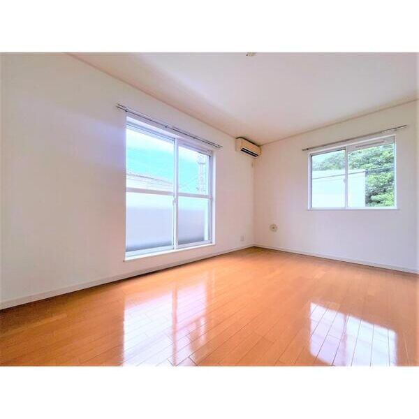 ドマーニ南大塚 リビング