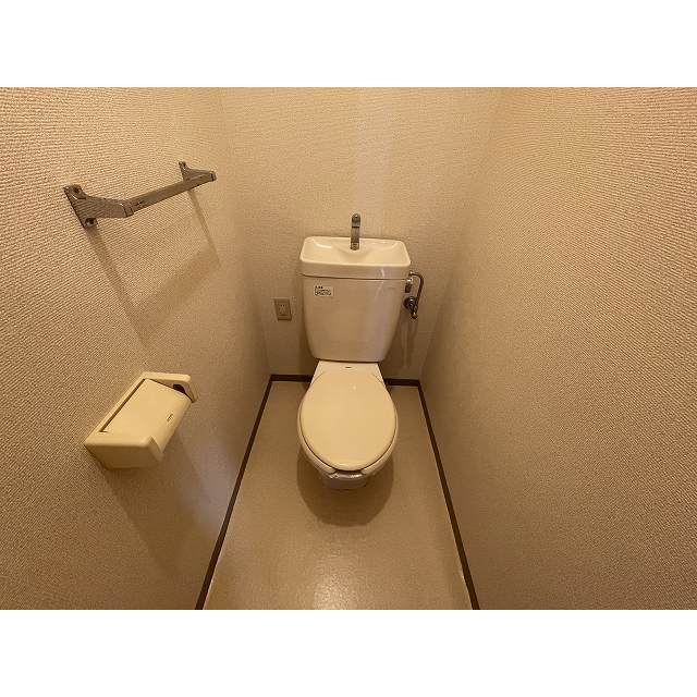 ネスト鷹番0101号室 トイレ