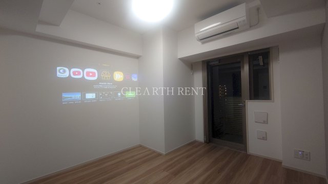 コンシェリア東京 ＜ＨＩＧＡＳＨＩＪＵＪＯ ＲＥＳＩＤＥＮＣＥ8階 プロジェクター付き照明であっという間に映画館に変わります
