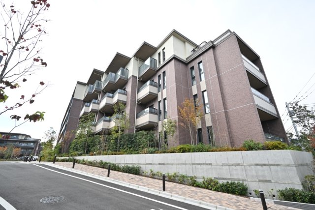 アトラスシティ千歳烏山グランスイート　杜ノ棟 外観