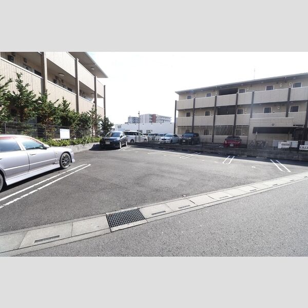 プロスパー八潮103号室 駐車場