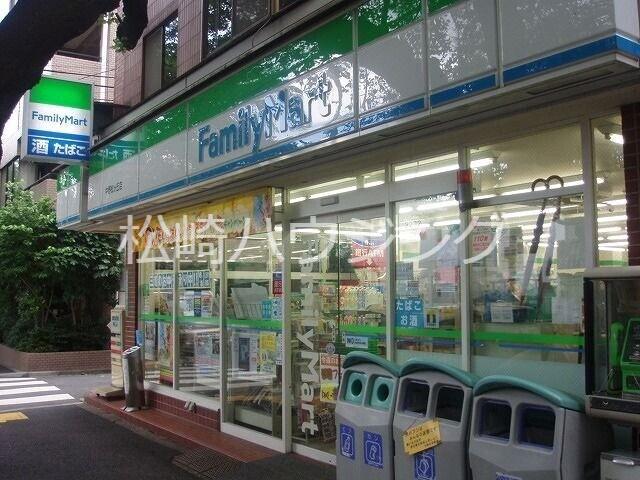 TRINITE  Bleu3階 ファミリーマート中野松が丘店