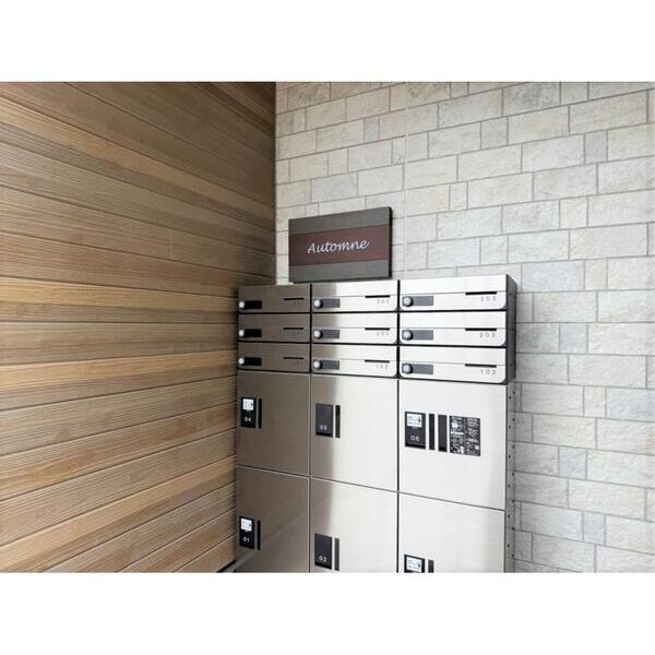 AUTOMNE エントランス