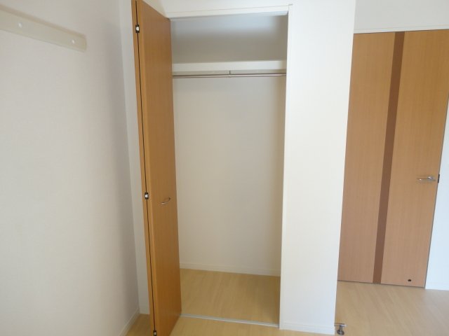 ＢＥＬＬ　ＧＲＡＣＥ（ベル　グラース） クローゼット開放時