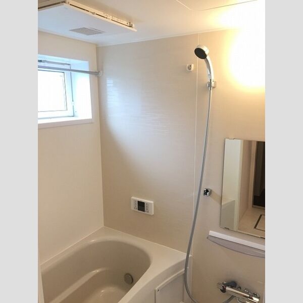 Lily　Belle ナチュラルなホワイトベージュが落ち着きます♪