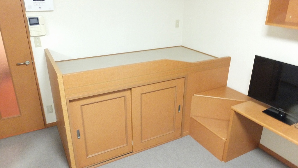 レオパレスエアル205号室 ベッド