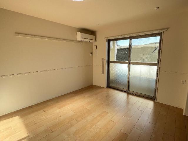 テニール リビング